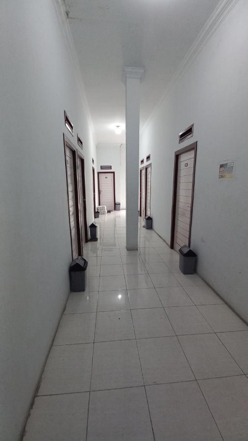 Hotel Oyo 93206 Penginapan Budi Syariah Pekanbaru Exteriér fotografie